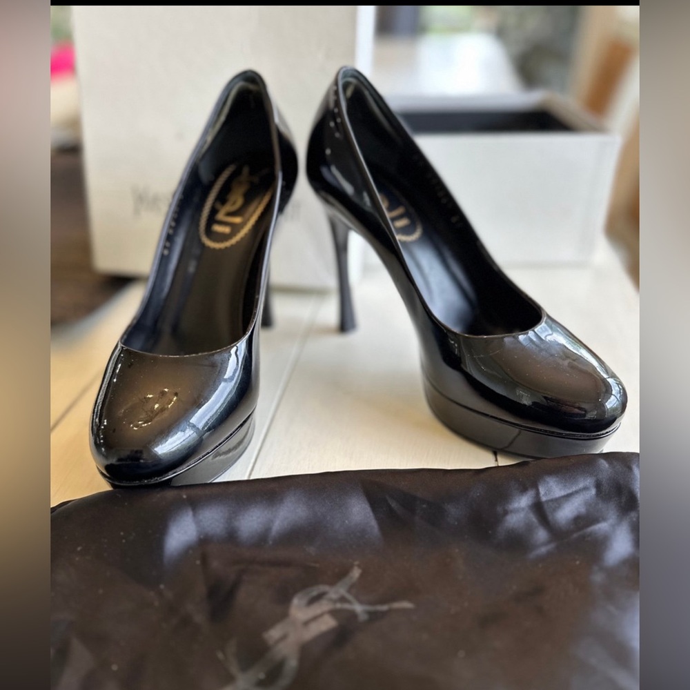 Yves Saint Laurent Patent (Gisele 80) Leather Pumps Size: 37